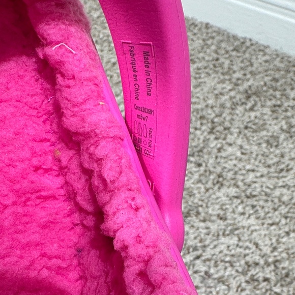 CROCS Kids Fuzzy Lined Pink Slippers - Picture 4 of 8